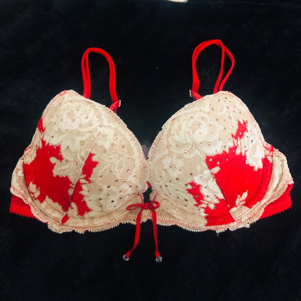 Victoria’s Secret push up bra